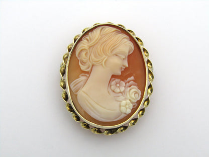 9K gold shell cameo brooch/pendant.