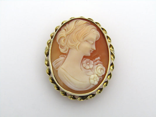 9K gold shell cameo brooch/pendant.