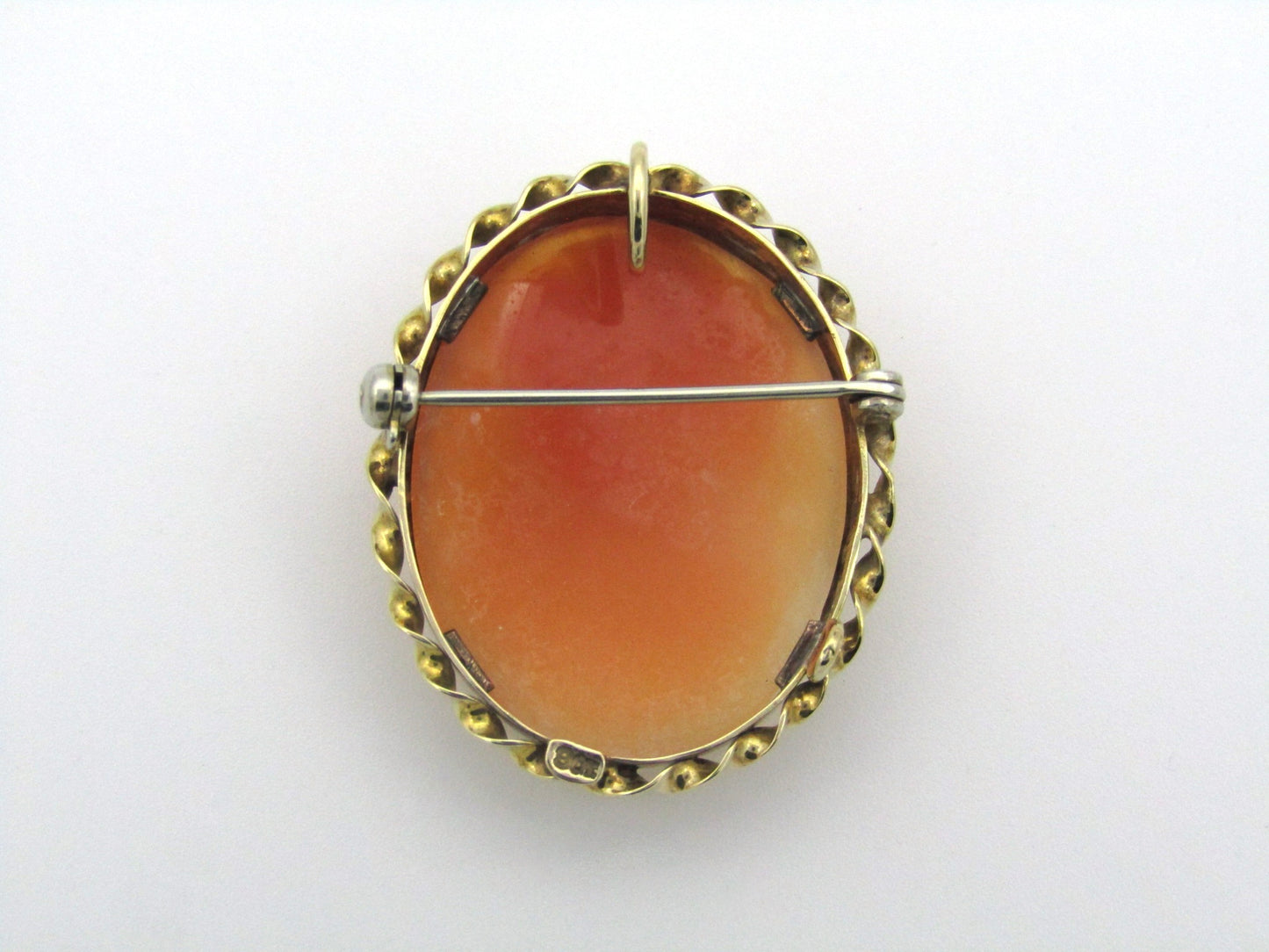 9K gold shell cameo brooch/pendant.