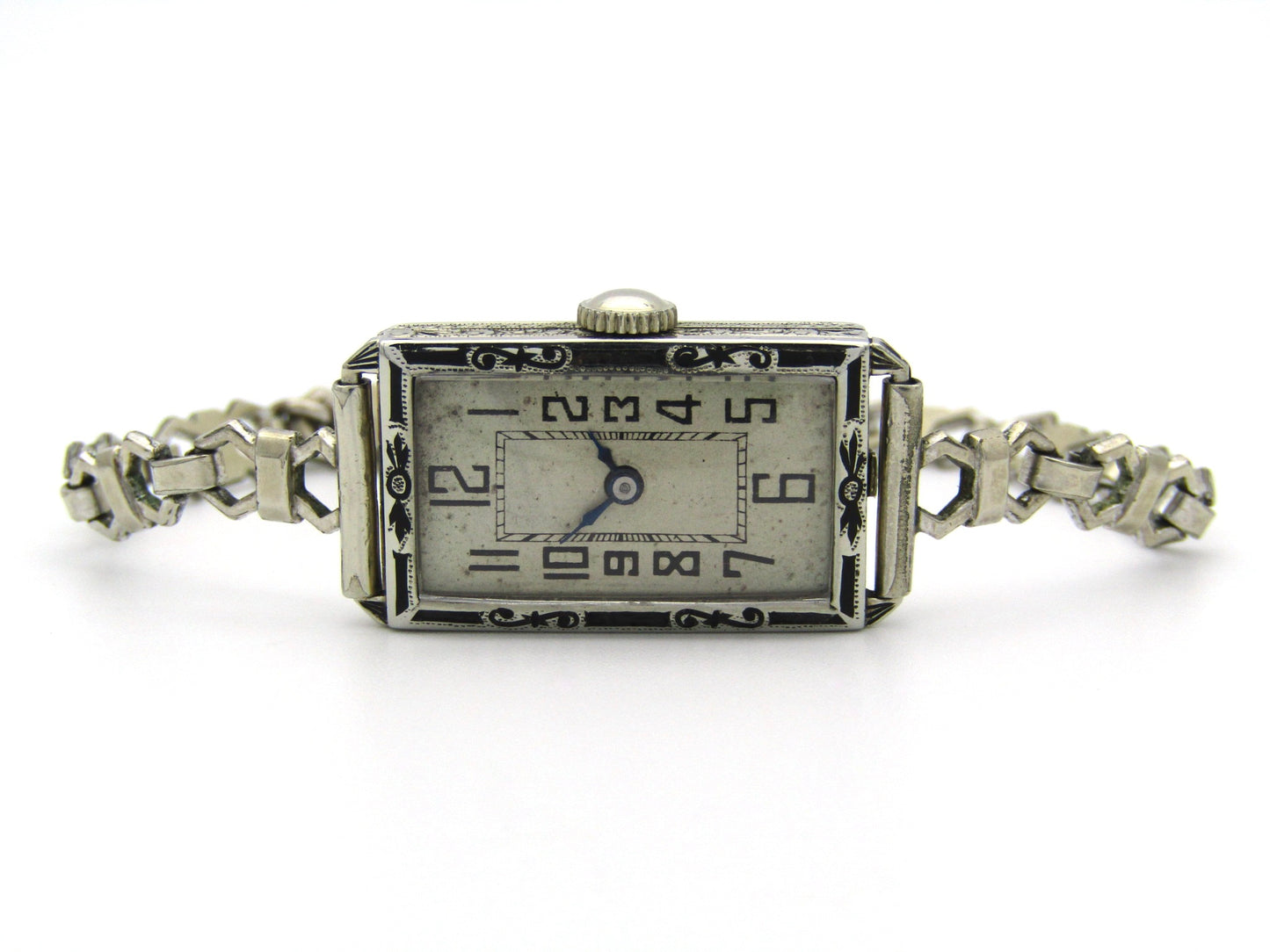 18K gold Art Deco wristwatch, America, circa 1920.
