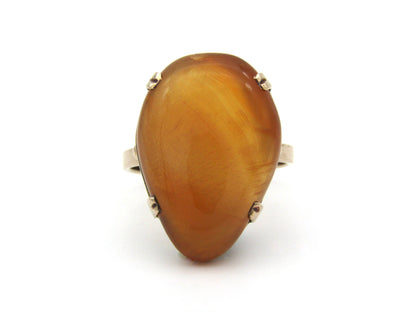 9K gold carnelian ring.