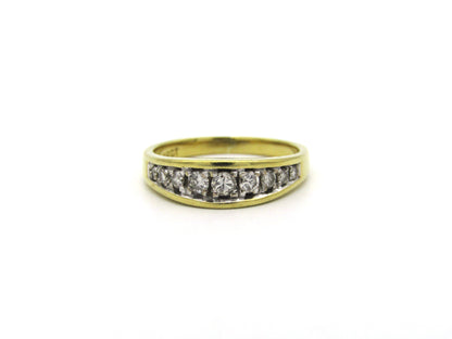 18K gold Vintage diamond ring, circa 1970's.