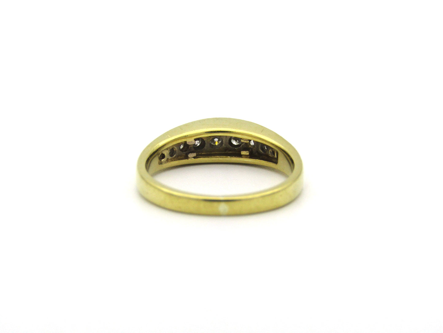 18K gold Vintage diamond ring, circa 1970's.