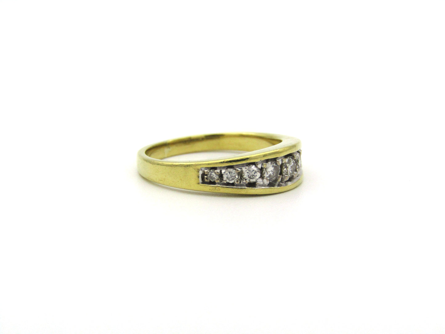 18K gold Vintage diamond ring, circa 1970's.