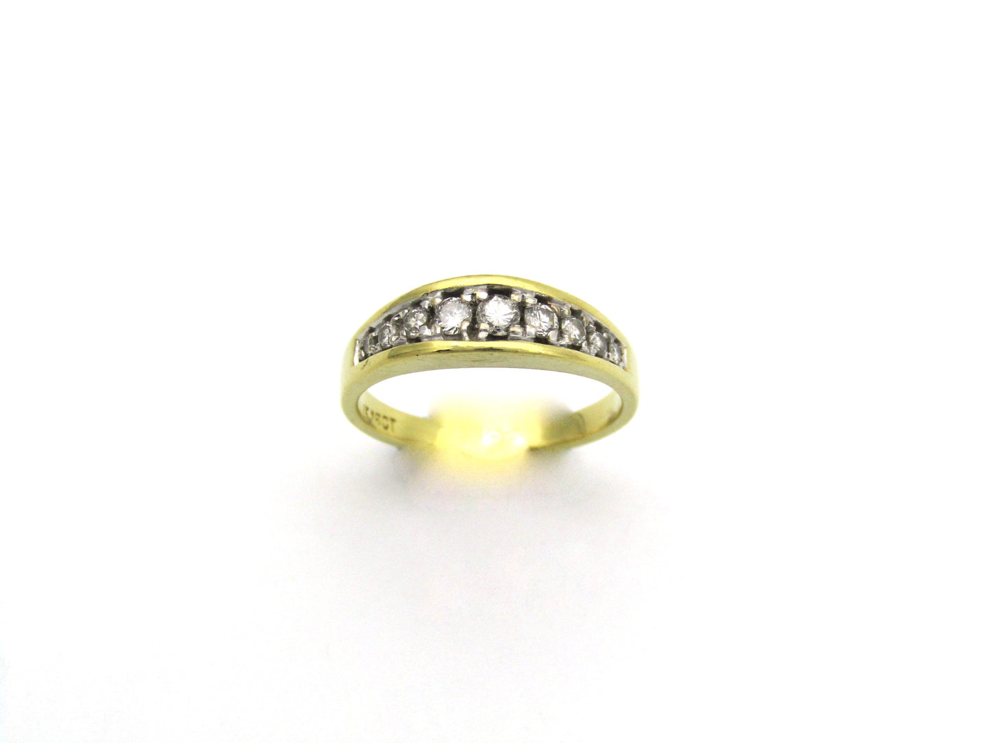 18K gold Vintage diamond ring, circa 1970's.