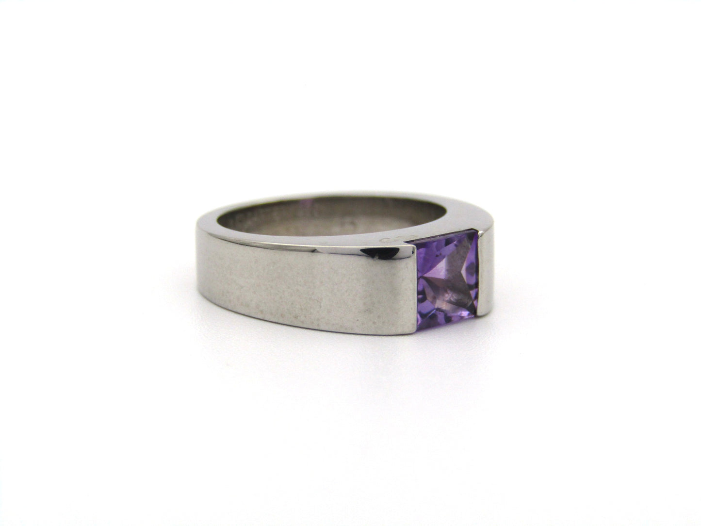 18K gold Vintage Cartier amethyst ring, 1999.