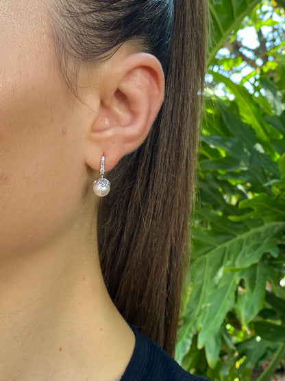 18K gold Protea pearl earrings by Browns.