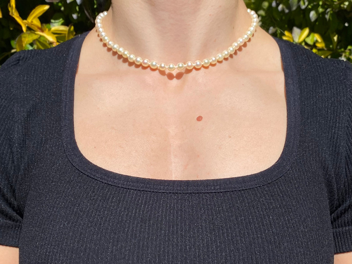 Akoya cultured pearl choker with 9K gold clasp, circa 1950's.