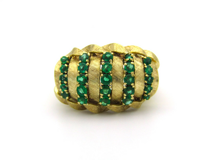 18K gold Vintage emerald ring, circa 1970's.