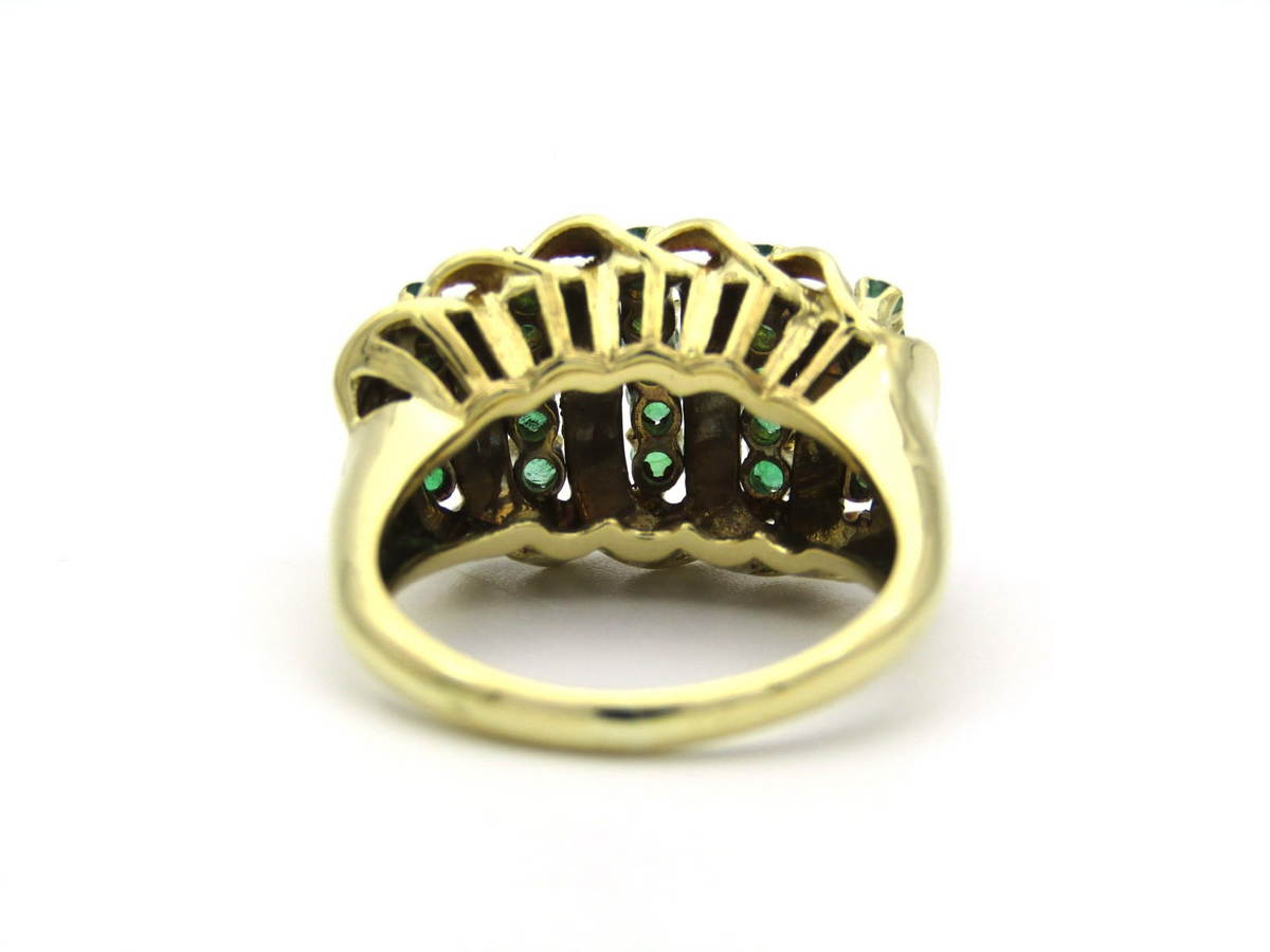 18K gold Vintage emerald ring, circa 1970's.