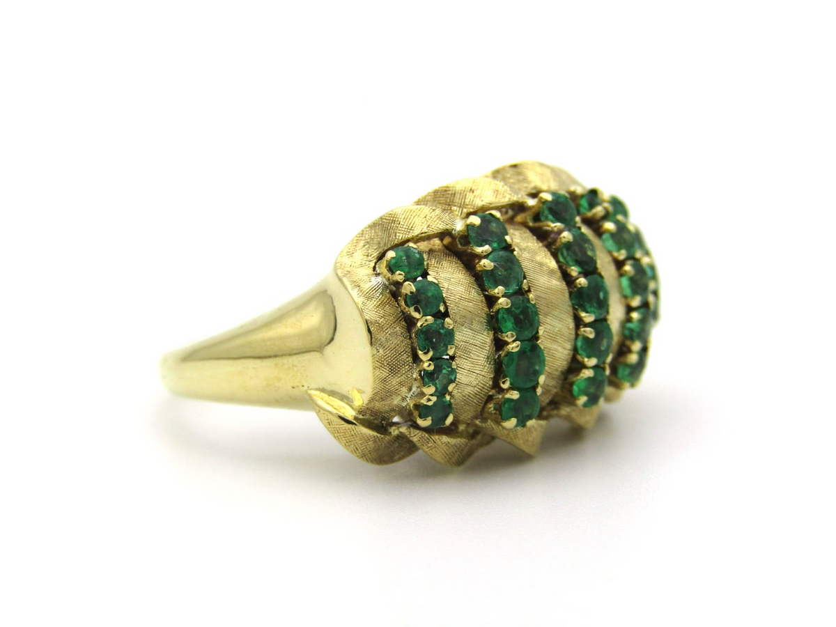 18K gold Vintage emerald ring, circa 1970's.