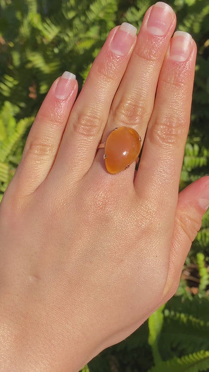 9K gold carnelian ring.