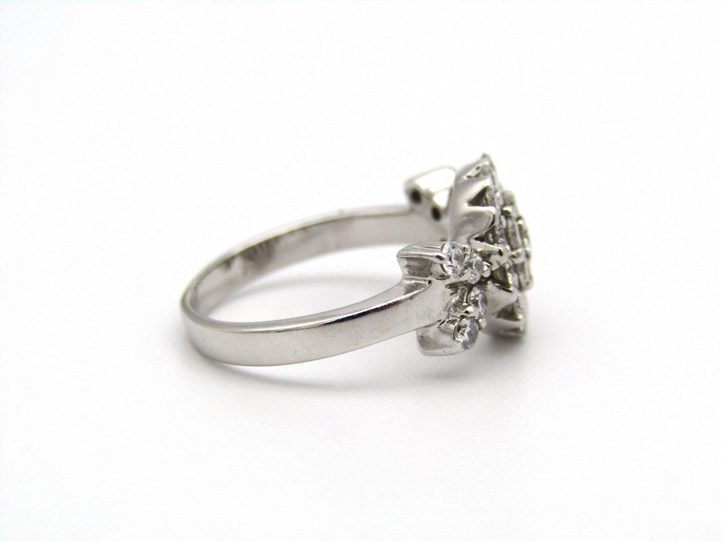 18kt gold diamond ring.