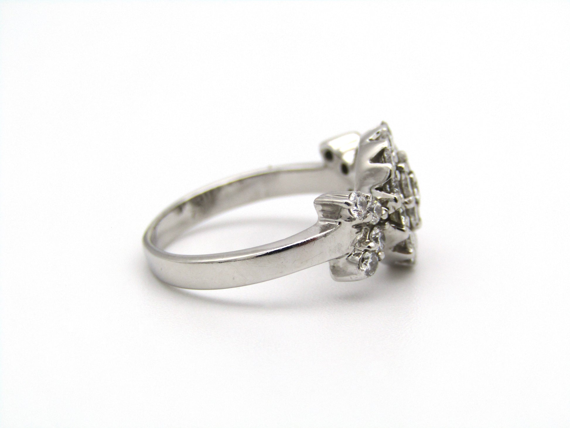 18kt gold diamond ring.