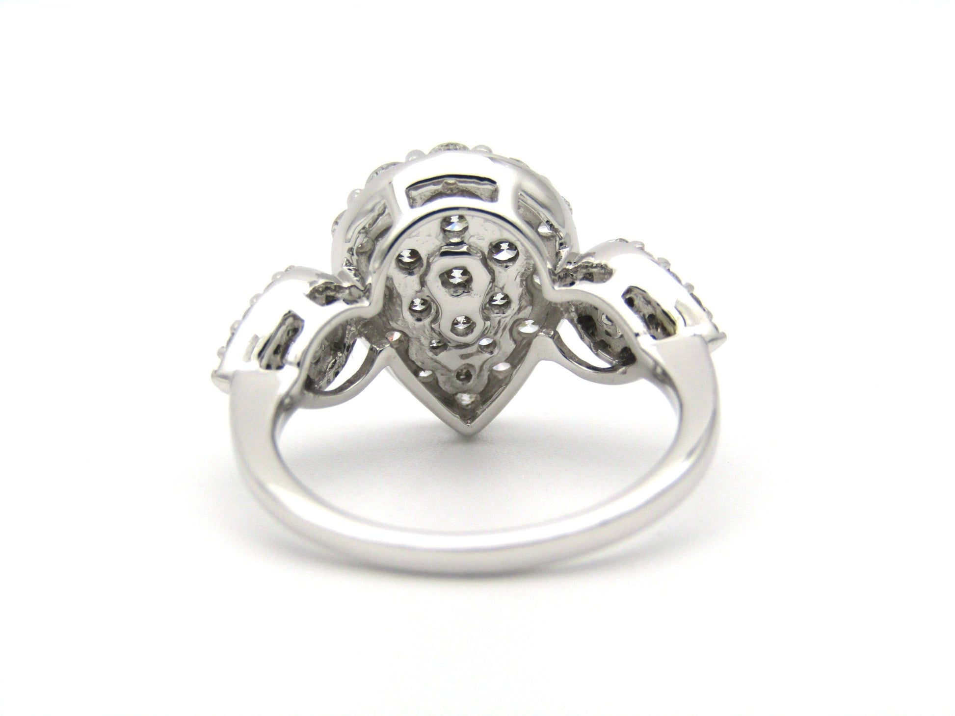 18K gold diamond cluster ring.