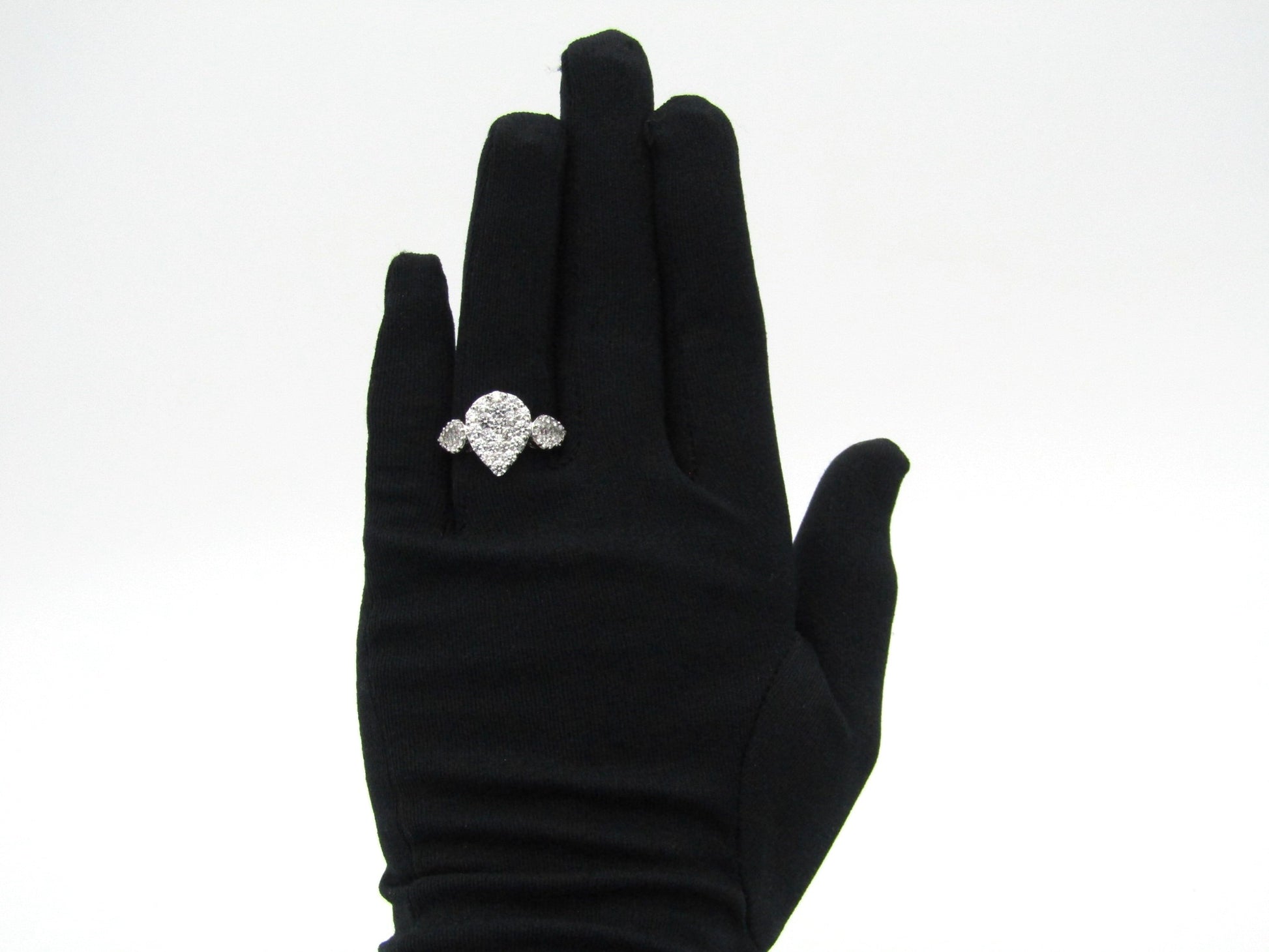 18K gold diamond cluster ring.