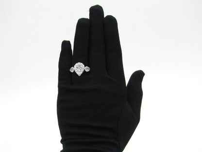 18K gold diamond cluster ring.